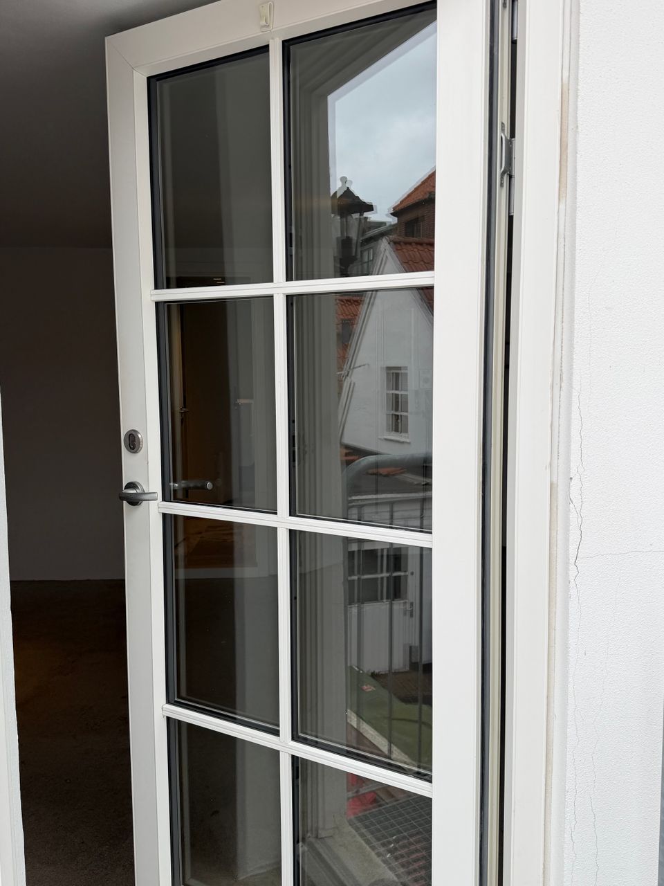 image 02